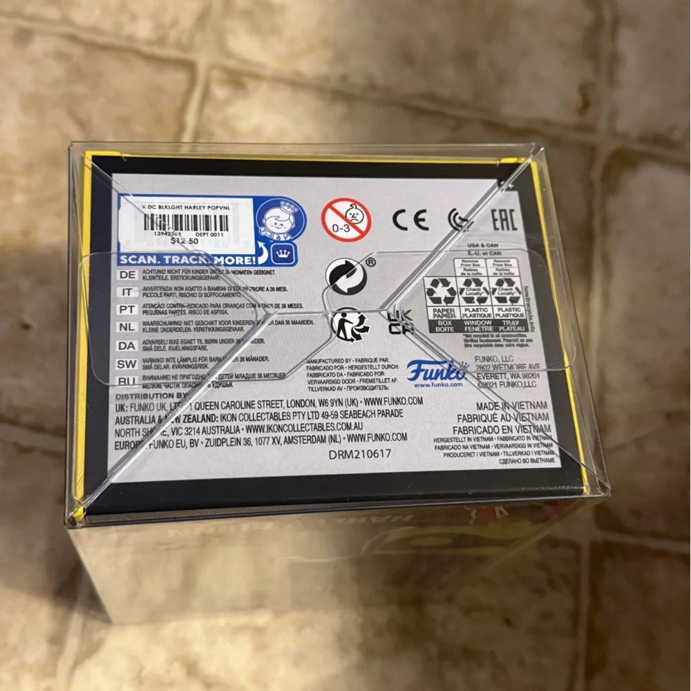 Funko Harley Quinn Batman Blacklight Figure - Picture 6 of 6